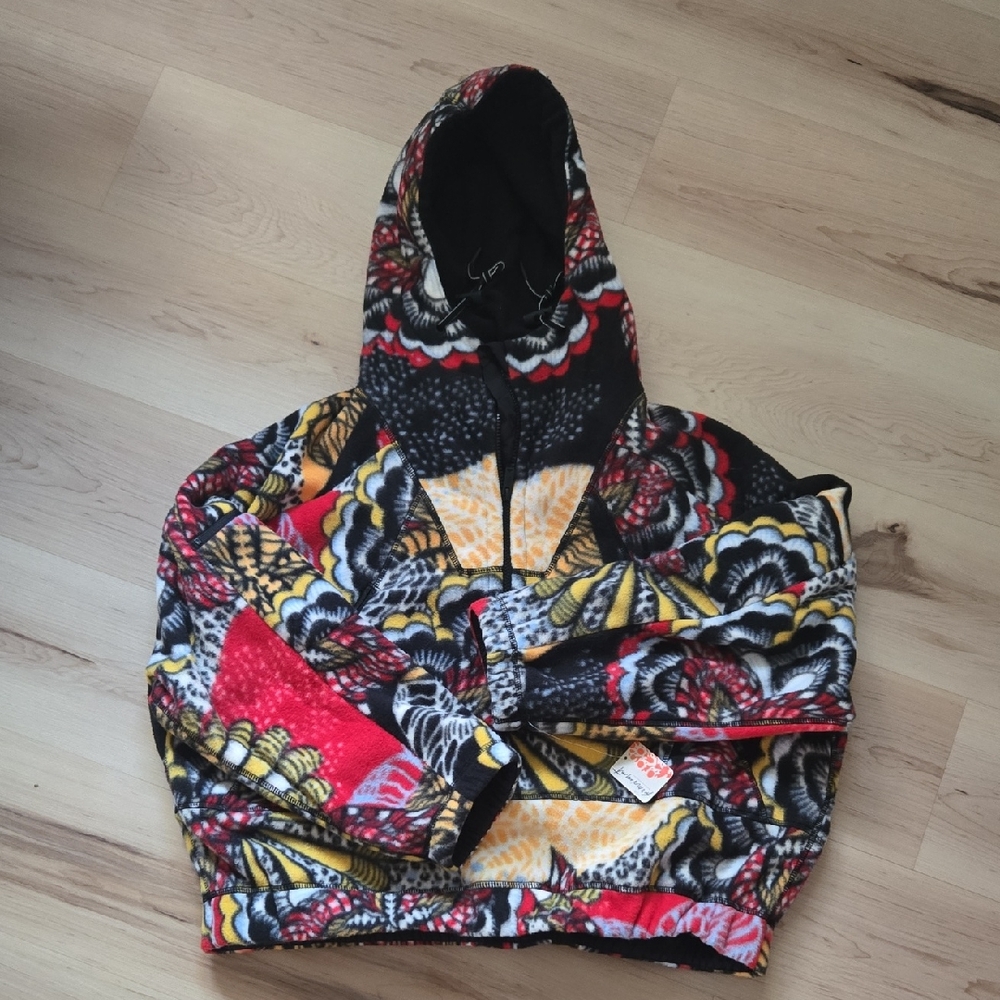 NWT FP Movement Wild And Free Printed Pullover, Wildflower-Retro Combo, Size M
